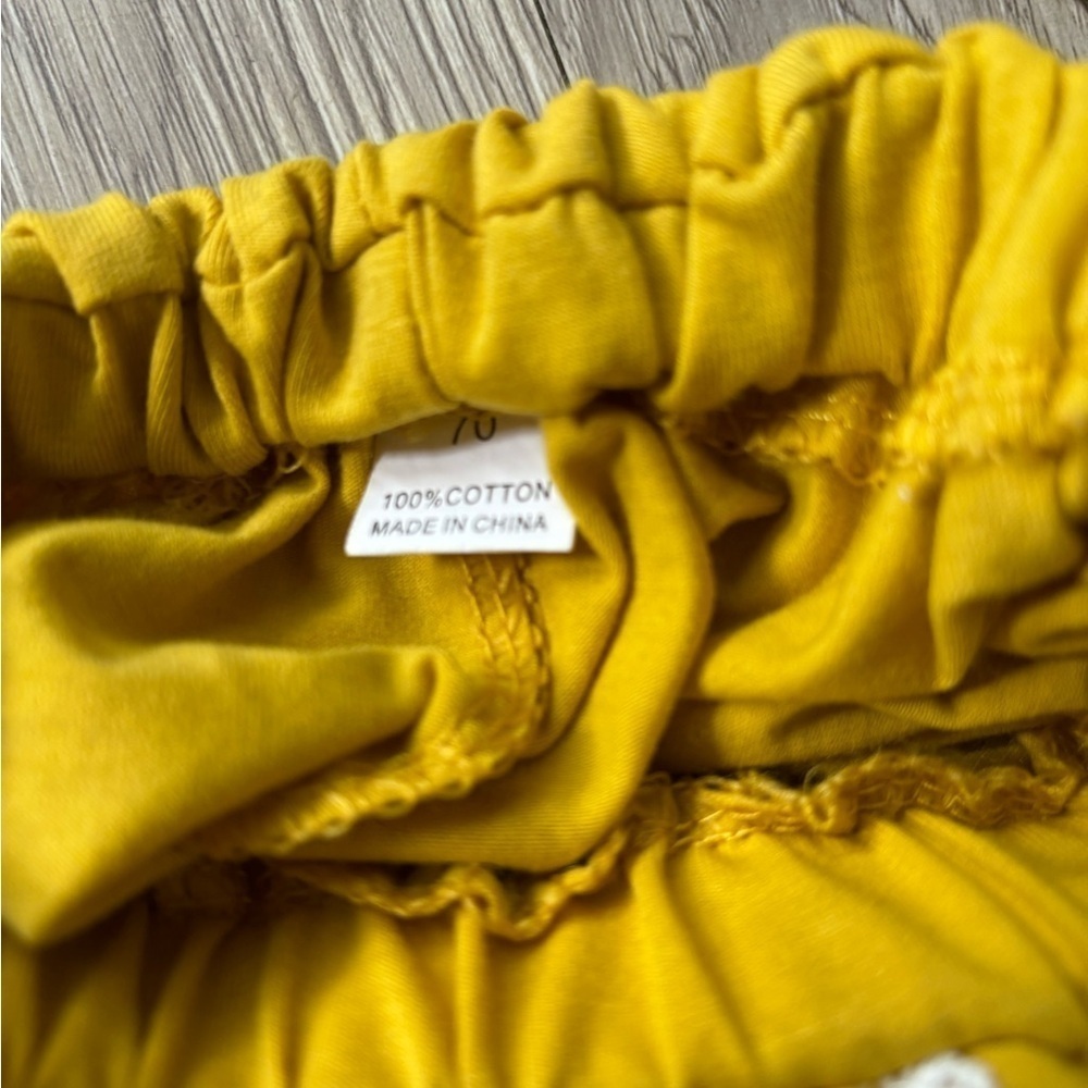 Baby Romper - Mustard yellow with lace detail size 6months - Picture 3 of 3